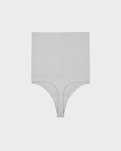 String de forme transparente ultra-taille
